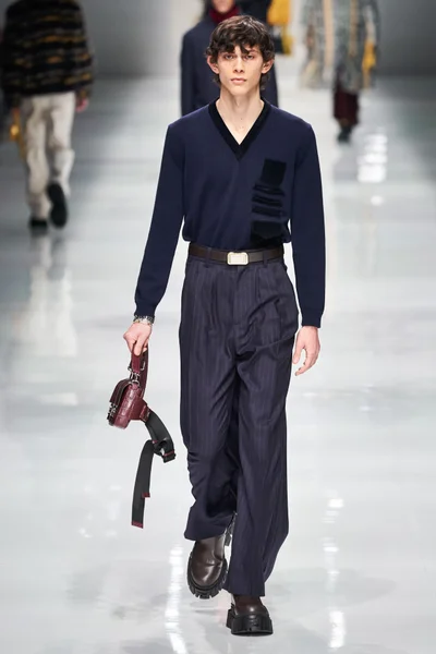 Look 39